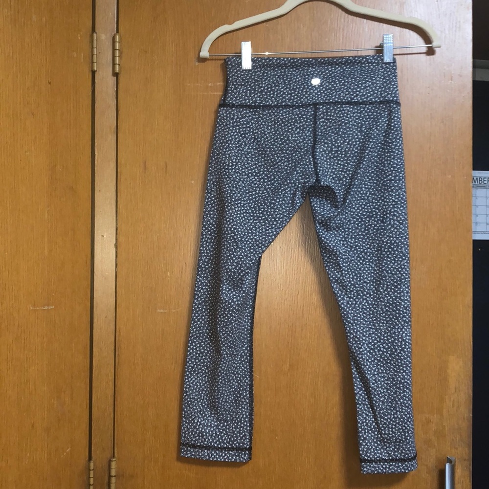 Super RARE Lululemon cropped leggings